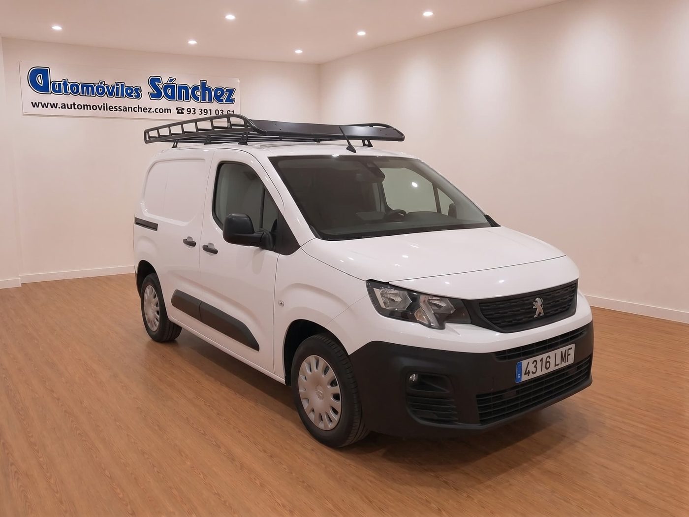 Renting Peugeot Partner Furgón en Barcelona — Movexa Renting